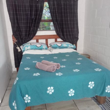 40 On Main Self Catering Apartman Hermanus Kültér fotó